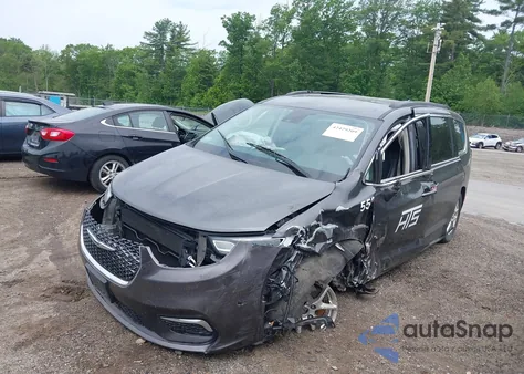 2022 Chrysler Pacifica Touring L z USA, uszkodzony, nr VIN 2C4RC1BG3NR142631